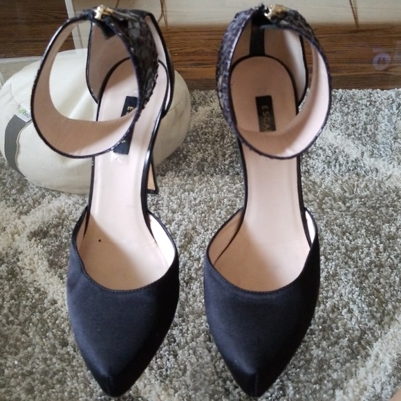 🌟Escada pumps Eur Size 39/US Size 9🌟 - Picture 2 of 8